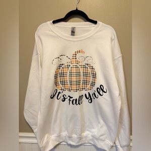 Gildan Heavy Blend White Sweatshirt with Plaid Pumpkin Design‎